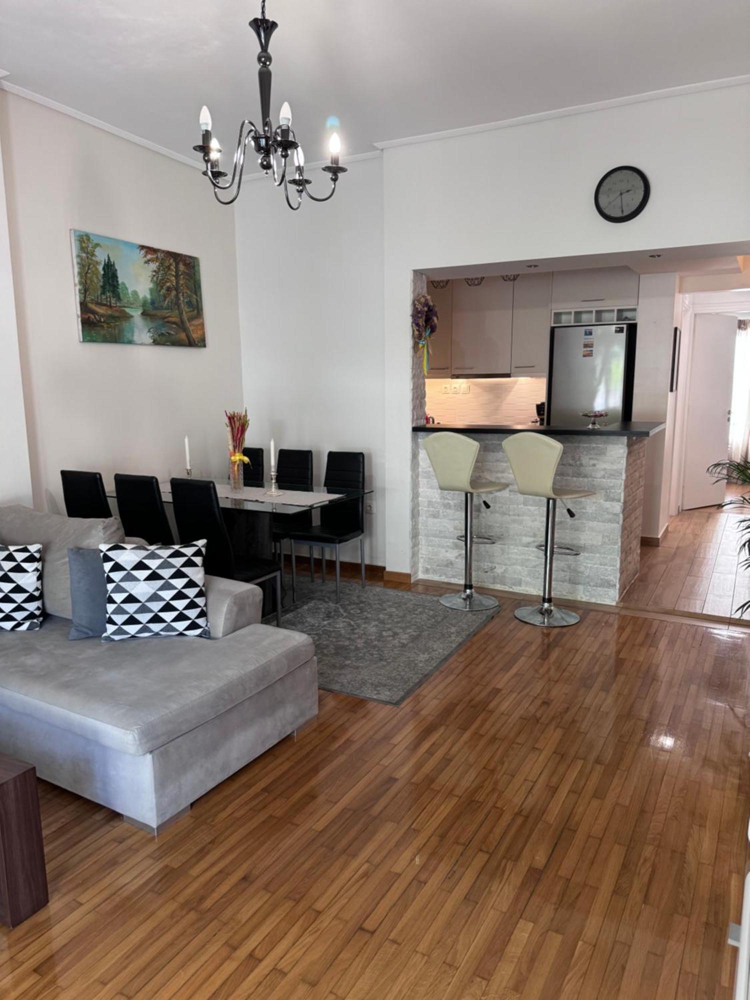 Modern Apartment In Athena Bagian luar foto